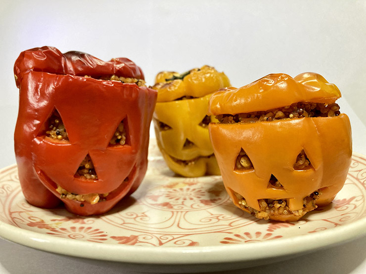 パプリカでジャック・オー・ランタンHalloween Stuffed Peppers